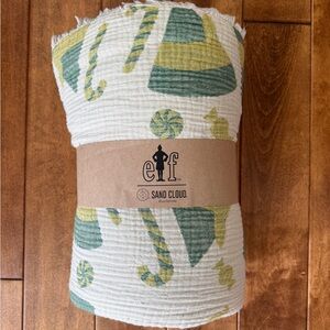 Elf Sand Cloud Holiday Blanket